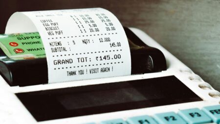 Uzamanlar uyarıyor: Market fişlerine 10 saniyeden fazla dokunmayın!