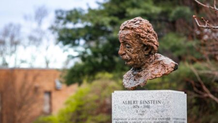 Einstein’ın atom bombası mektubu açık artırmaya çıktı