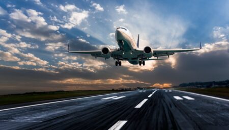 Uçaklara neden daima sol taraftan biniyoruz?