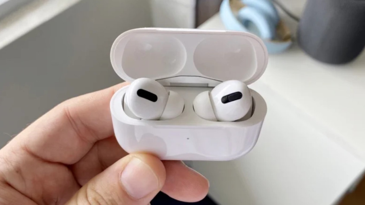 AirPods Pro 3 şarj kutusu tekrar tasarlanıyor: İşte sızan ayrıntılar