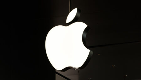 Apple’ın elma logosunun öyküsü: Neden ısırık izi var?