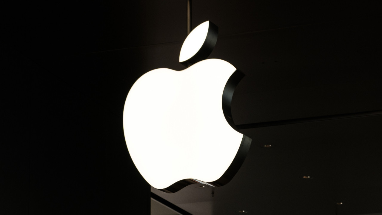 Apple’ın elma logosunun öyküsü: Neden ısırık izi var?