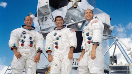 Bir uzay aracına artarda iki yıldırım çarparsa ne olur? İşte Apollo 12’nin hikayesi!