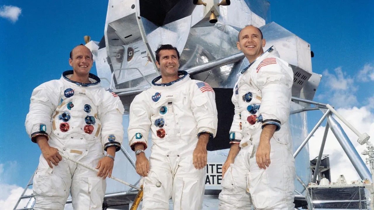 Bir uzay aracına artarda iki yıldırım çarparsa ne olur? İşte Apollo 12’nin hikayesi!