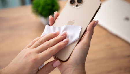 Cep telefonu nasıl temizlenir? Dikkat etmeniz gereken tüm ayrıntılar…