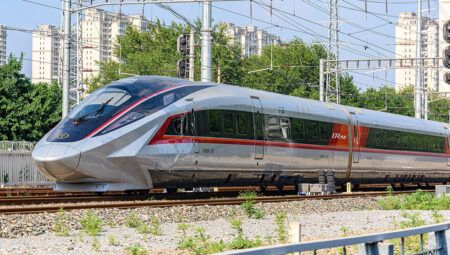 Demiryolunda Dünya rekoru: İşte Çin’in uçak suratındaki yeni yüksek hızlı treni