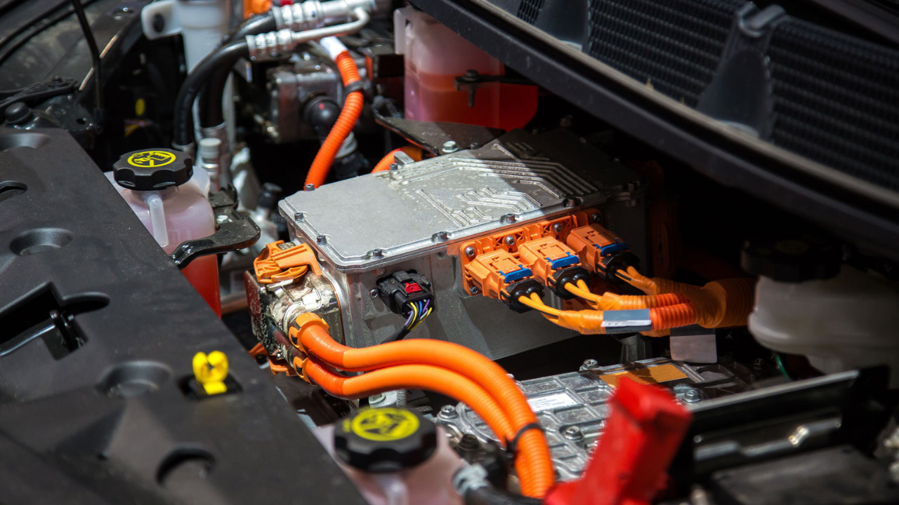 Elektrikli araçların menzilini artıracak yeni tahlil: Metal içermeyen motor