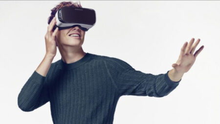 Samsung’dan üçüncü tanıtım aktifliği sürprizi: Üçe katlanan telefon mu geliyor?