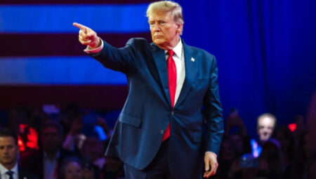 Trump, “eskiyen” web sitelerine savaş açtı