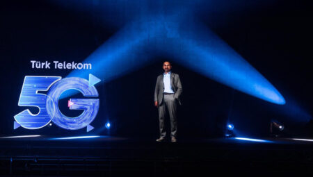 Türk Telekom, 5G ihalesi öncesinde hologramlı basın toplantısı düzenledi