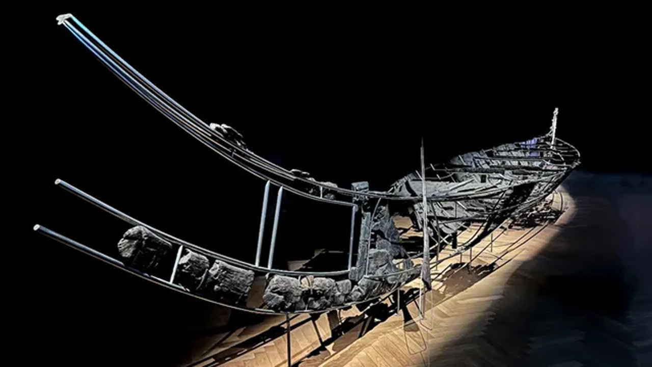 Antik batığın içinde binlerce yıllık imza: 2.400 yıl evvelki parmak izi kime ilişkin?