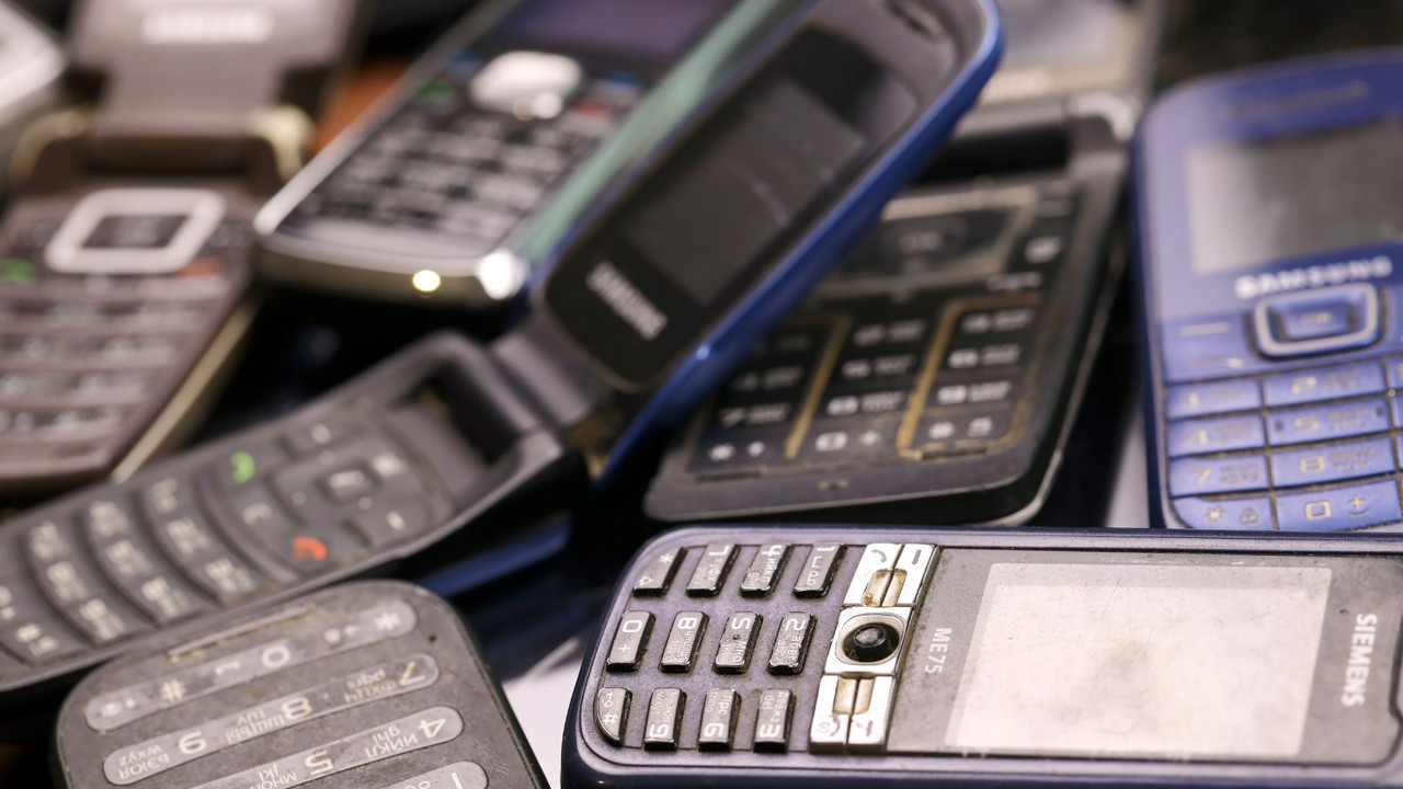 Çölde bulunan 10 yıllık gizemli telefon inanılmaz kıssası