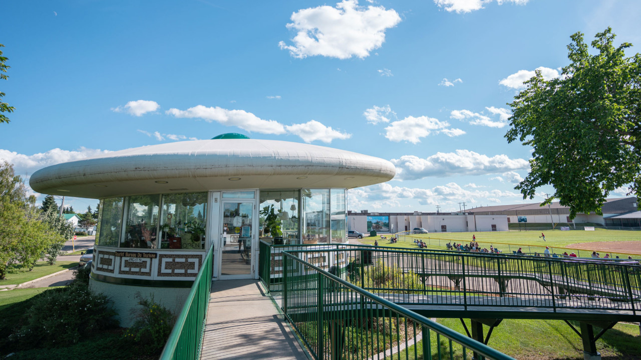 Dünya’da tek: UFO’lar için iniş alanı inşa ettiler!