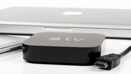 Fantastik kainatlar ekrana geliyor: Brandon Sanderson ve Apple TV muahedesi