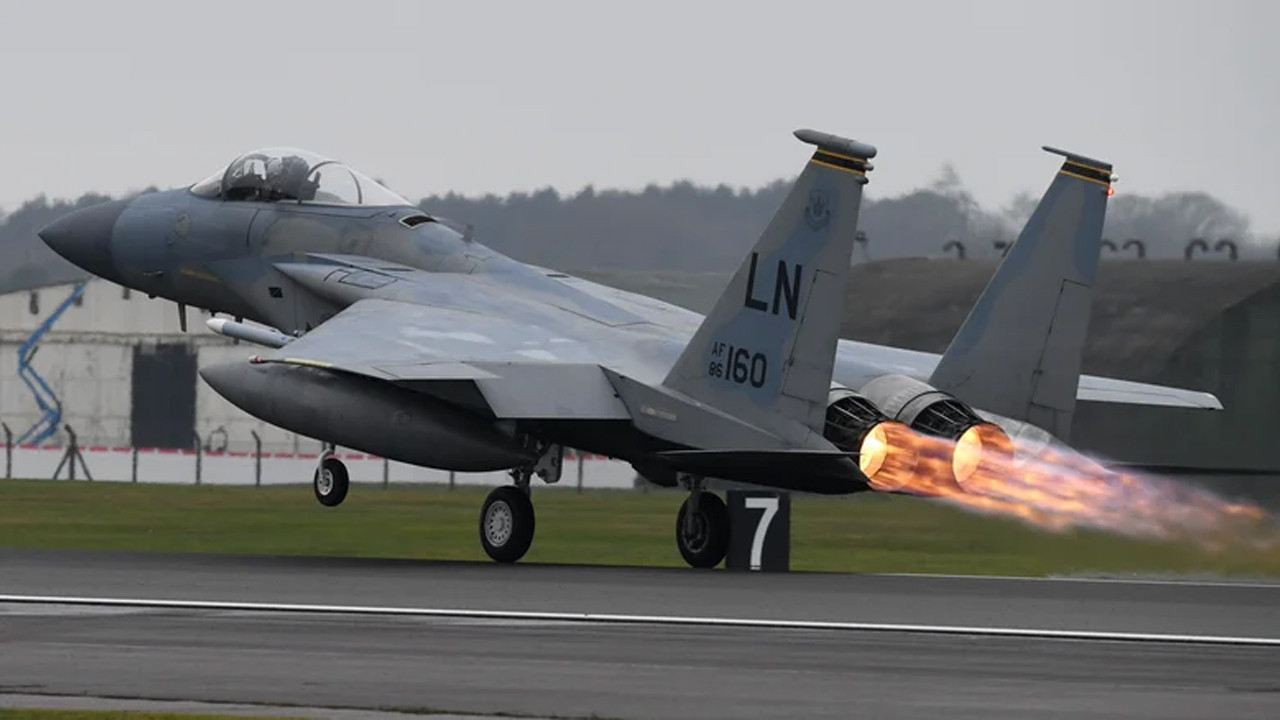 Göklerin hakimi F-15, neden uçak gemilerine hiç inemedi?
