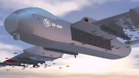 Gökyüzünde “uçan bir dron canavarı”: Dünyanın birinci dron ana gemisi havalandı