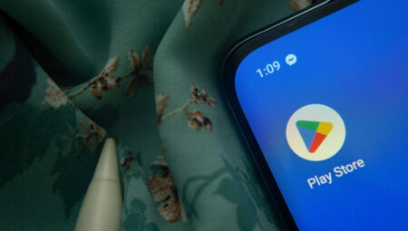Google Play dışından uygulama yükleyenlere kritik ikaz: Kurallar değişiyor!
