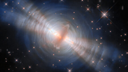 Hubble’dan büyüleyici veda: Ölmekte olan bir yıldızın son nefesi görüntülendi