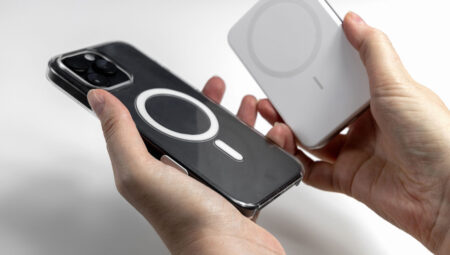 iPhone kılıflarının gerisindeki gizem: Halkanın altındaki çizgi ne işe yarıyor?