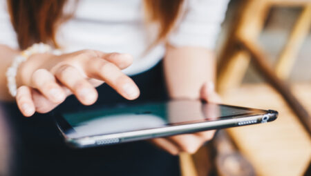 Katlanabilir iPhone için beklenen sızıntı: Tasarımı ve fiyatı aşikâr oldu