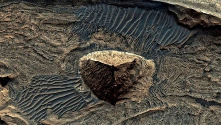 Mars’ta piramit mi bulundu? NASA imajlarındaki devasa yapının sırrı ne?
