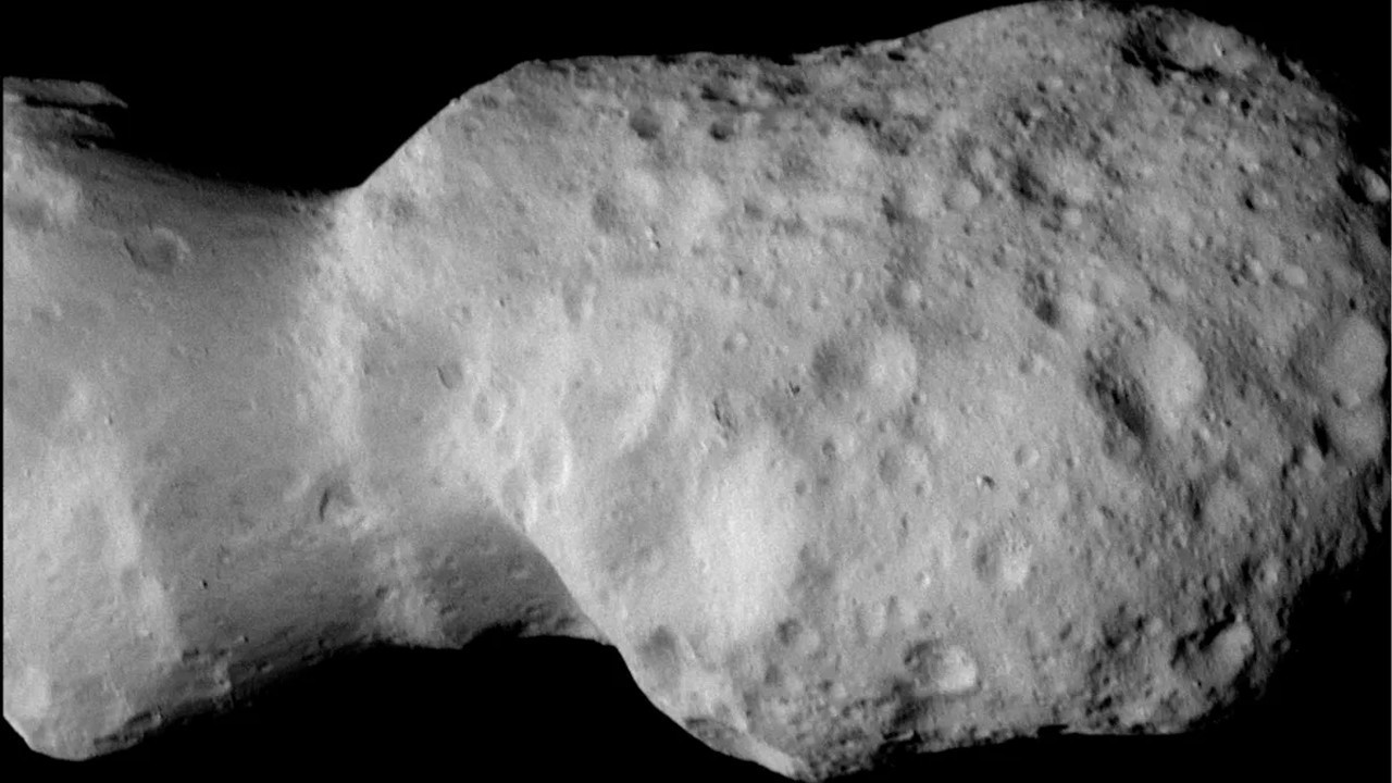 NASA, milyarlarca yıllık asteroid üzerinde sıvı su izi buldu