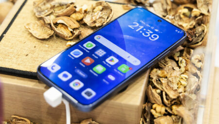 OPPO A6 Pro Türkiye’de satışa sunuluyor. İşte fiyatı ve özellikleri