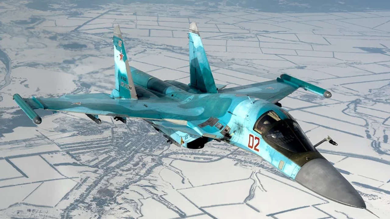 Rusya’nın uçan yakıt deposu: Su-34 kıtaları yakıt ikmali yapmadan nasıl aşıyor?