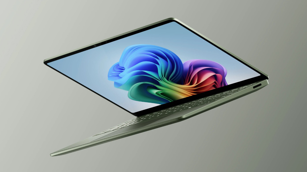 Surface Laptop 8 resmileşti: Performans artışı var, tasarım tıpkı kaldı