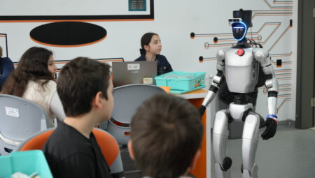 Türkiye’nin birinci robot vatandaşı mesaiye başladı: CANİKMAN sahada!