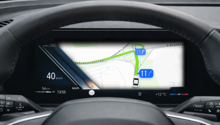 Yandex Maps ve Yandex Navi için gösterge paneli dayanağı geldi