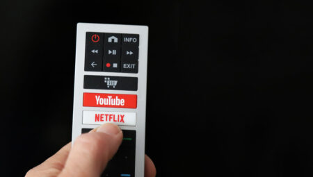 YouTube CEO’sundan Netflix’e net bildiri: Kimse konutunu terk etmez
